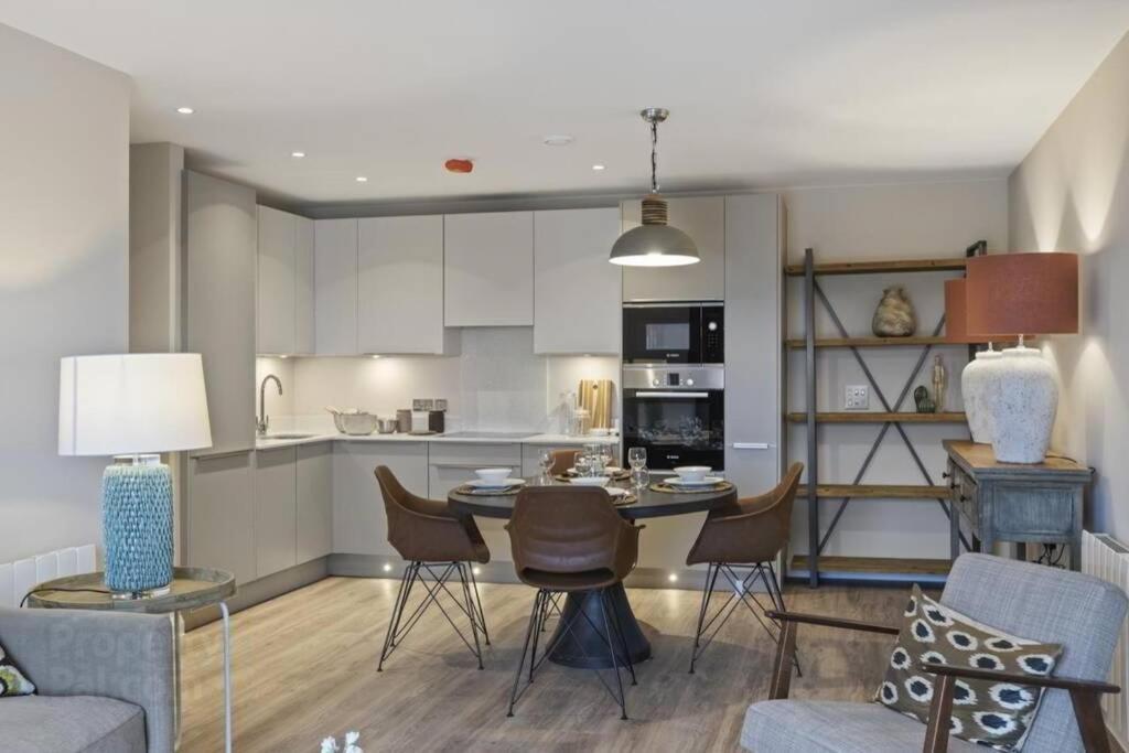 5* Luxury, City Centre, Brand New Development 贝尔法斯特 外观 照片