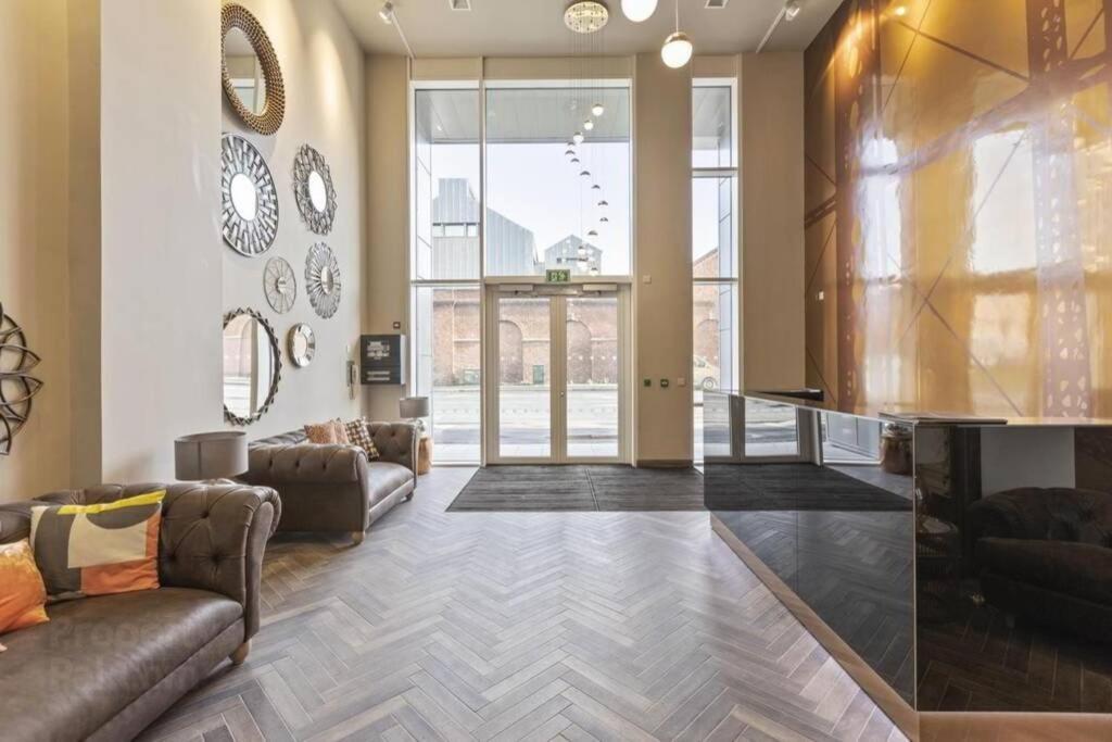 5* Luxury, City Centre, Brand New Development 贝尔法斯特 外观 照片